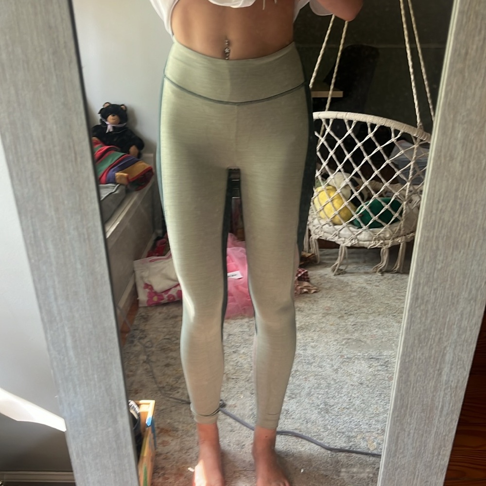 outdoor voices green athletic leggings